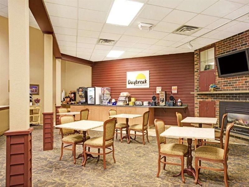 Days Inn By Wyndham Bloomington West Esterno foto