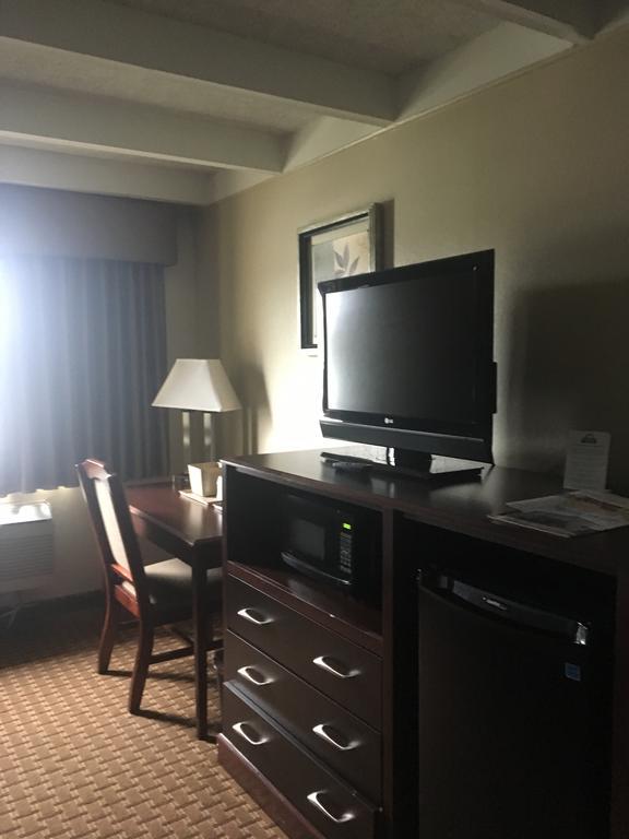 Days Inn By Wyndham Bloomington West Esterno foto