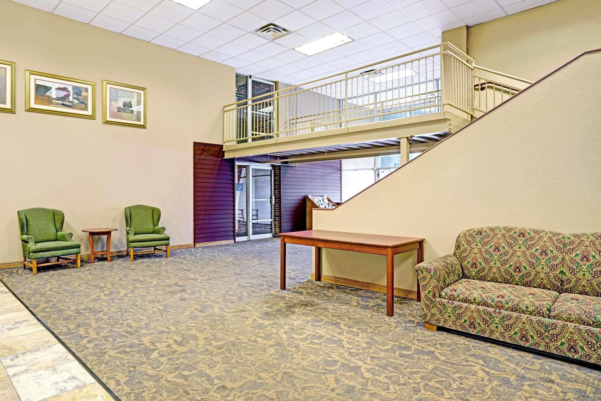 Days Inn By Wyndham Bloomington West Esterno foto